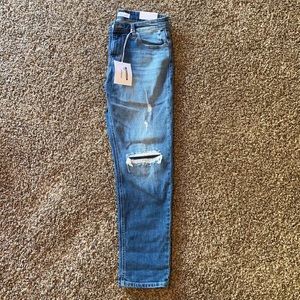 New with Tags Kancan relaxed fit jeans.